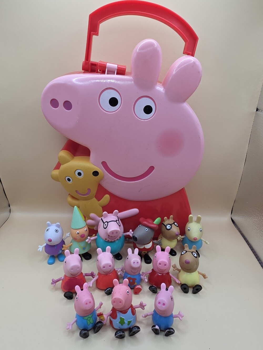 Peppa Pig Carry Along Friends Storage Carrying Case with Figures 2003 Jazwares